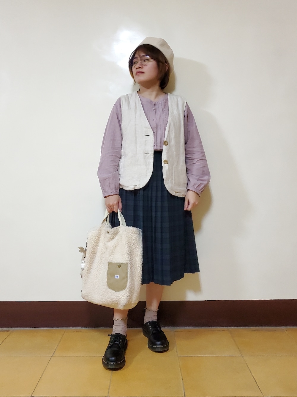 「春コーデ、大人カジュアル、大人かわいい、休閒、復古、vintage、チェック柄、チェック柄に恋してる、チェック柄スカート、低身長、色違いコーデ」｜「Samansa Mos2の裾フリルピンタックレースブラウス（シャツ/ブラウス、パープル系）」を使った、呱呱🍯さん（レディース・152cm）の春コーディネートの1枚目の写真