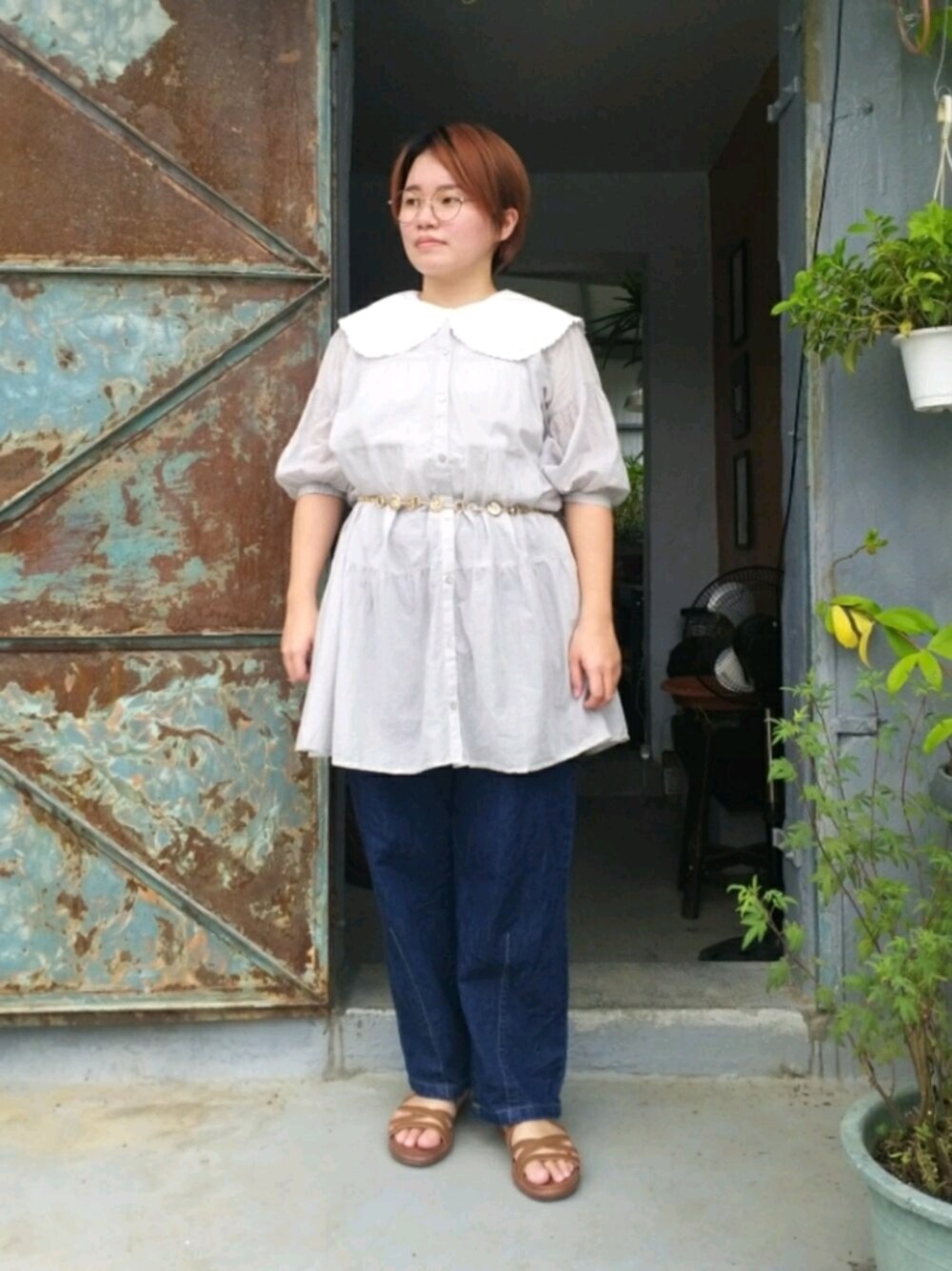 「大人カジュアル、大人かわいい、秋コーデ、リネンワンピース、ワンピース、青コーデ、休閒」｜「earth music&ecologyのティアードチュニック ＊（Tシャツ/カットソー、ブルー系）」を使った、呱呱🍯さん（レディース・152cm）の秋コーディネートの1枚目の写真
