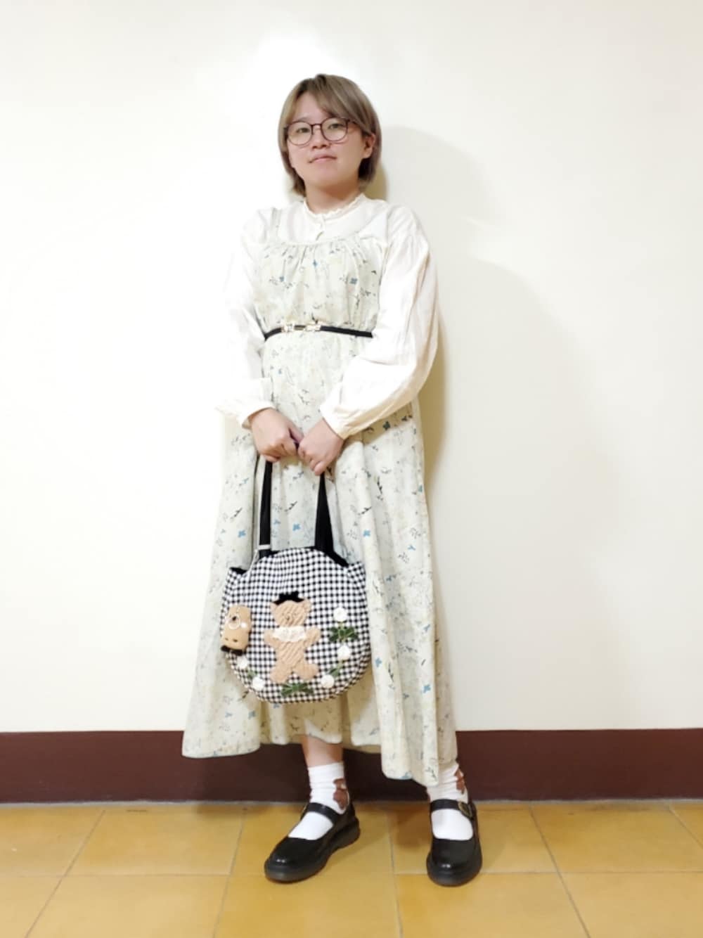 「ootd、夏、春夏コーデ、大人カジュアル、大人コーデ、低身長、低身長コーデ、花柄、花柄ワンピース」｜「POU DOU DOUのボタニカル線画キャミソールワンピース（ワンピース、ベージュ系）」を使った、呱呱🍯さん（レディース・152cm）の夏コーディネートの1枚目の写真