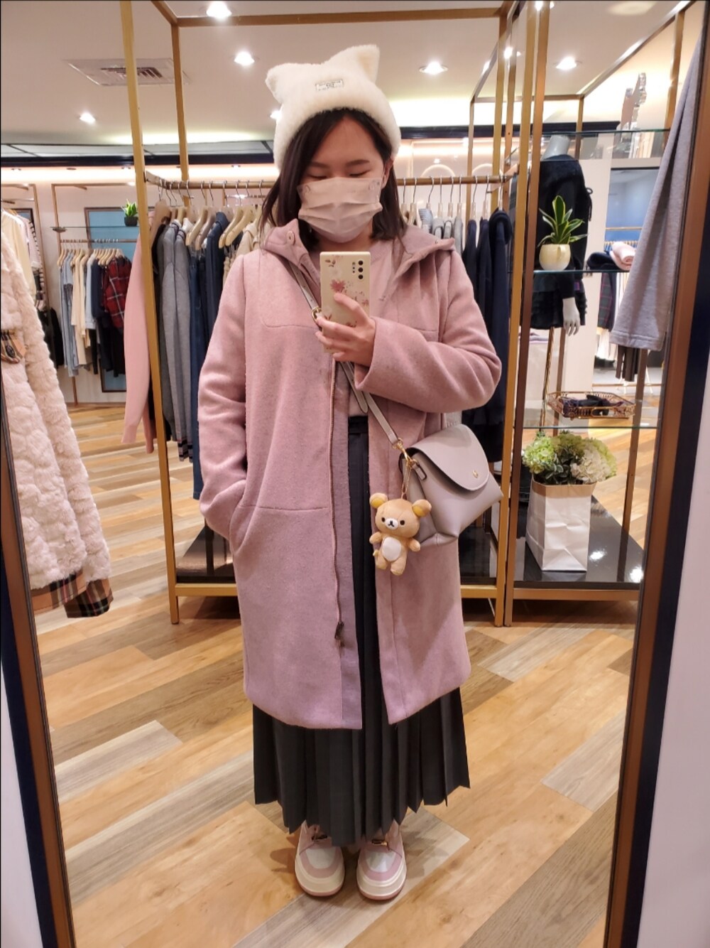 「プチプラ、フライトキャップ、冬アウター、ootd、街頭穿搭、休閒、大人カジュアル、大人コーデ、低身長、低身長コーデ」｜「Scottish Houseのアイテム（ニット/セーター、パープル系）」を使った、呱呱🍯さん（レディース・152cm）の冬コーディネートの1枚目の写真