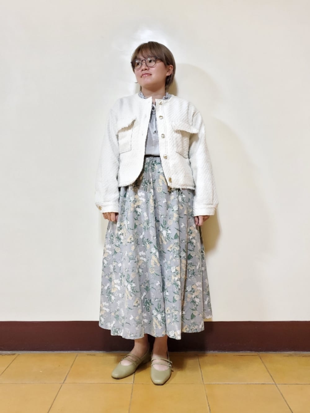 「ootd、春コーデ、復古、vintage、大人カジュアル、大人コーデ、低身長、低身長コーデ」｜「Te chichi TERRASSEの【日比谷花壇コラボ】ツイードノーカラージャケット（ノーカラージャケット、ホワイト系）」を使った、呱呱🍯さん（レディース・152cm）の春コーディネートの1枚目の写真