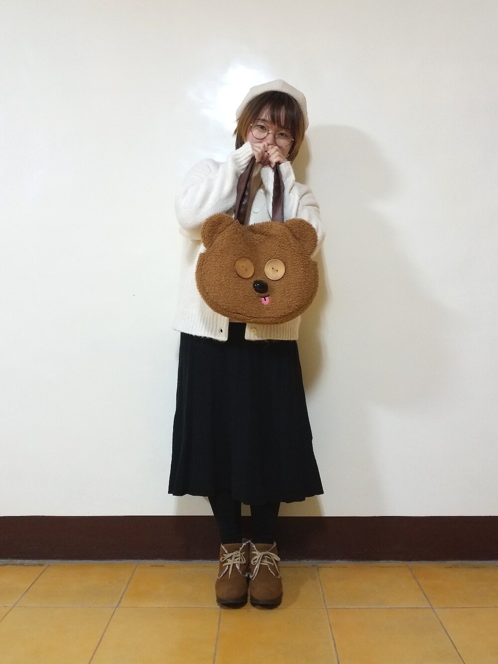 「冬コーデ、大人カジュアル、大人かわいい、黑白搭配、低身長、日系極簡」｜「Samansa Mos2のレース取り外し前後着カーディガン（カーディガン/ボレロ、ホワイト系）」を使った、呱呱🍯さん（レディース・152cm）の冬コーディネートの3枚目の写真