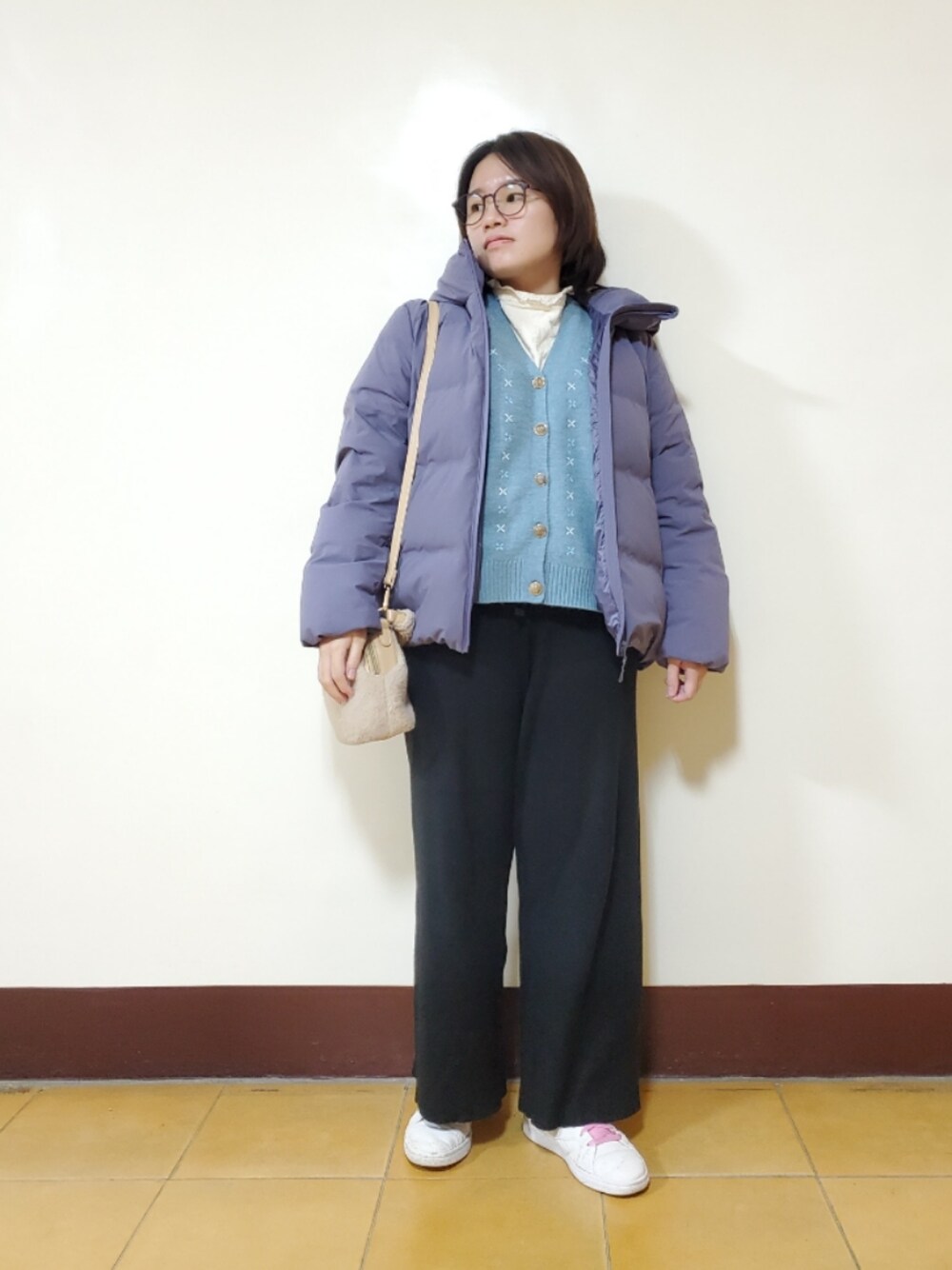 「新星WEARISTAにエントリー、ootd、秋冬コーデ、冷色系、大人カジュアル、大人コーデ、低身長、低身長コーデ、刺繍」｜「UNIQLOの無縫羽絨連帽外套 BLUE  L（ダウンジャケット/コート、ブルー系）」を使った、呱呱🍯さん（レディース・152cm）の冬コーディネートの1枚目の写真