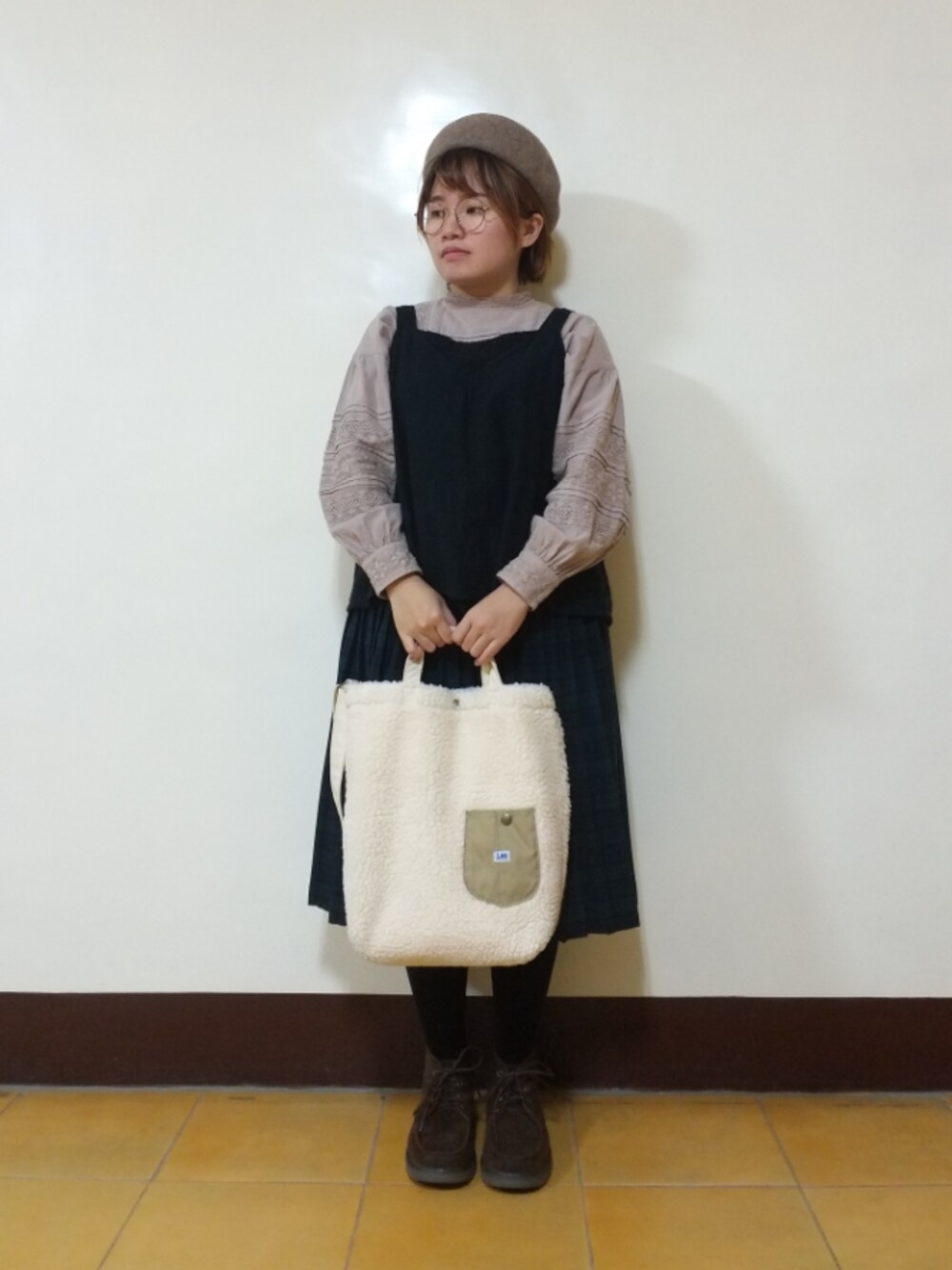 「冬コーデ、大人かわいい、多層次、復古、柄スカート、チェック柄、チェック柄スカート、チェック柄に恋してる」｜「Samansa Mos2の三角レースのビスチェブラウス（シャツ/ブラウス、ブラック系）」を使った、呱呱🍯さん（レディース・152cm）の冬コーディネートの1枚目の写真