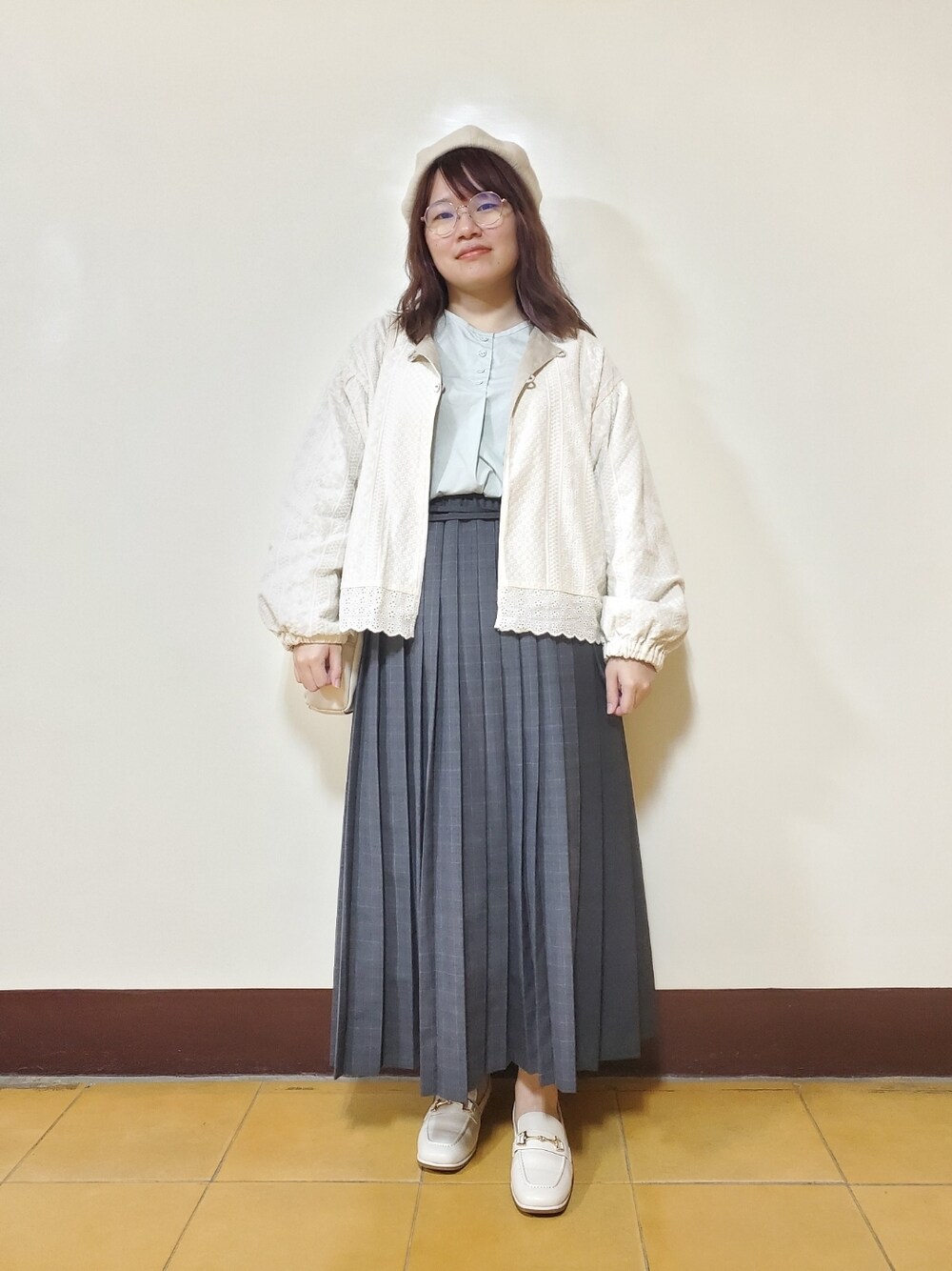 「いまどきジャケット写真、春コーデ、大人カジュアル、大人かわいい、低身長、刺繍シャツ、ootd」｜「Samansa Mos2のアイテム（ノーカラージャケット、ベージュ系）」を使った、呱呱🍯さん（レディース・152cm）の春コーディネートの1枚目の写真