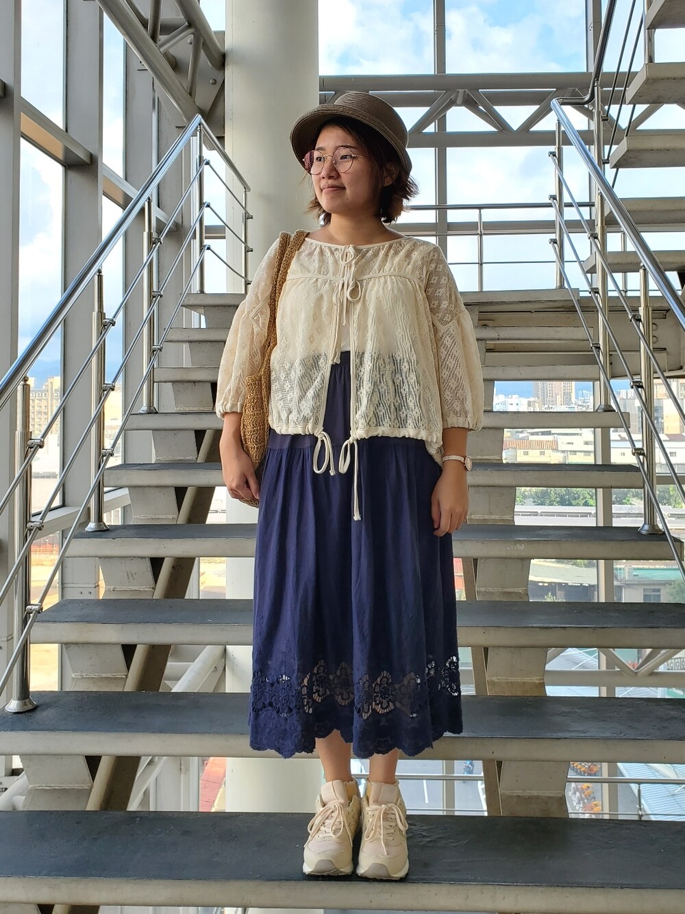 「大人カジュアル、夏コーデ、秋コーデ、刺繍」｜「Samansa Mos2のメッシュ前後着ブラウス（シャツ/ブラウス、ホワイト系）」を使った、呱呱🍯さん（レディース・152cm）の夏コーディネートの1枚目の写真