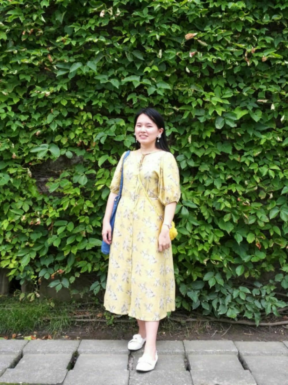 「ootd、夏、花柄、洋裝、Taiwan」｜「zoeのアイテム（ワンピース、イエロー系）」を使った、呱呱🍯さん（レディース・152cm）の春コーディネートの1枚目の写真