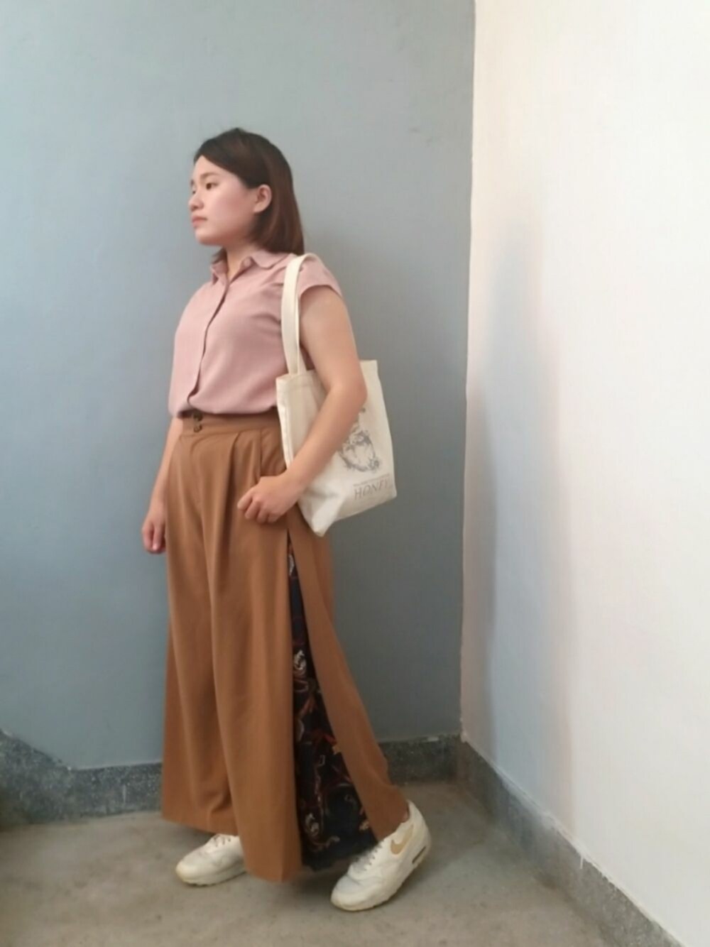 「ootd、夏コーデ、着回しコーデ」｜「axes femmeのスカーフ柄切替ワイドパンツ（その他パンツ、ベージュ系）」を使った、呱呱🍯さん（レディース・152cm）の夏コーディネートの1枚目の写真