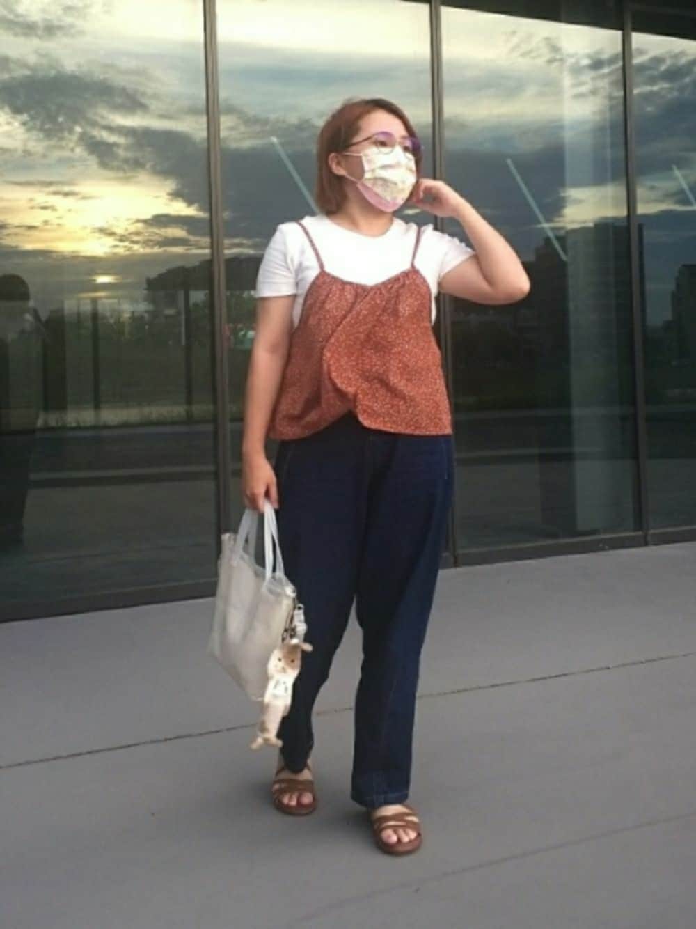 「夏コーデ、カジュアル、Tシャツ、花柄、サマンサ モスモス(Samansa Mos2)、ehka sopo、風が強い、夕陽」｜「ehka sopoの前後2WAY小花キャミ＆Tシャツセット（アンサンブル、レッド系）」を使った、呱呱🍯さん（レディース・152cm）の夏コーディネートの1枚目の写真