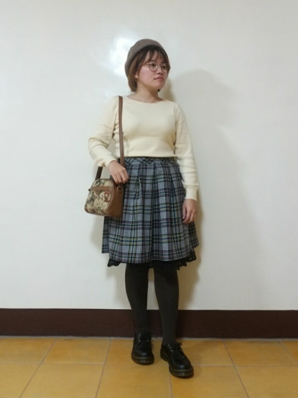 「ootd、冬コーデ、大人コーデ、大人かわいい、チェック柄、チェック柄に恋してる、レース、復古、vintage、レディース」｜「Scottish Houseのアイテム（トップス、イエロー系）」を使った、呱呱🍯さん（レディース・152cm）の冬コーディネートの1枚目の写真