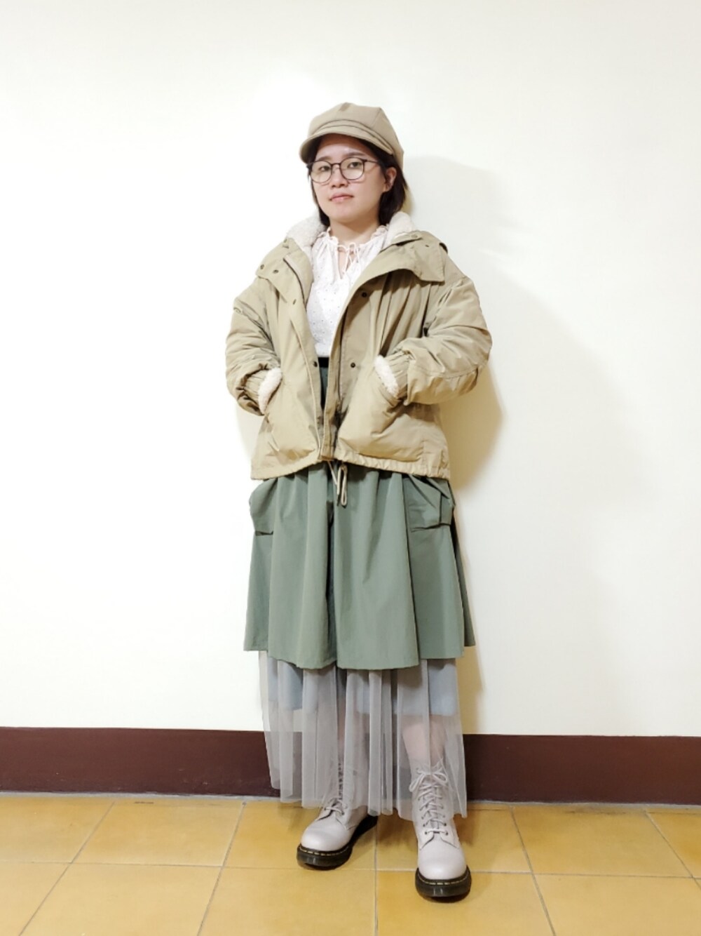 「新星WEARISTAにエントリー、ootd、街頭穿搭、大人カジュアル、大人女子、低身長、低身長女子、刺繍、色合わせ」｜「COCO DEALのアイテム（シャツ/ブラウス、ベージュ系）」を使った、呱呱🍯さん（レディース・152cm）の冬コーディネートの1枚目の写真
