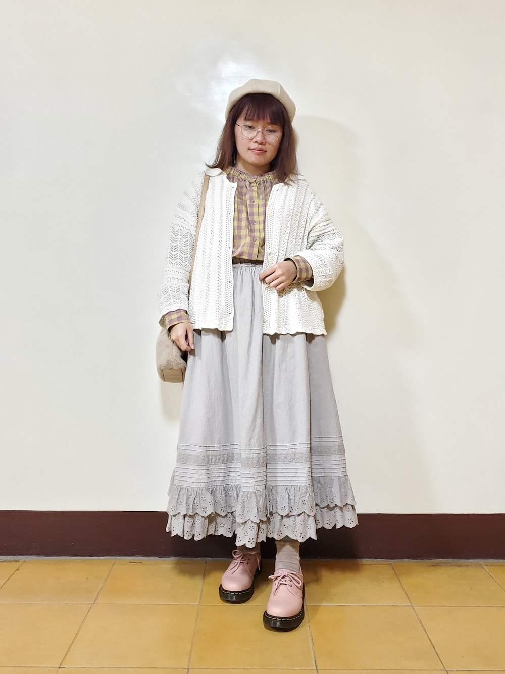 「春服デビュー宣言、春コーデ、大人カジュアル、大人かわいい、低身長、低身長女子、差し色」｜「POU DOU DOUの配色ギンガム2wayブラウス（シャツ/ブラウス、イエロー系）」を使った、呱呱🍯さん（レディース・152cm）の春コーディネートの1枚目の写真