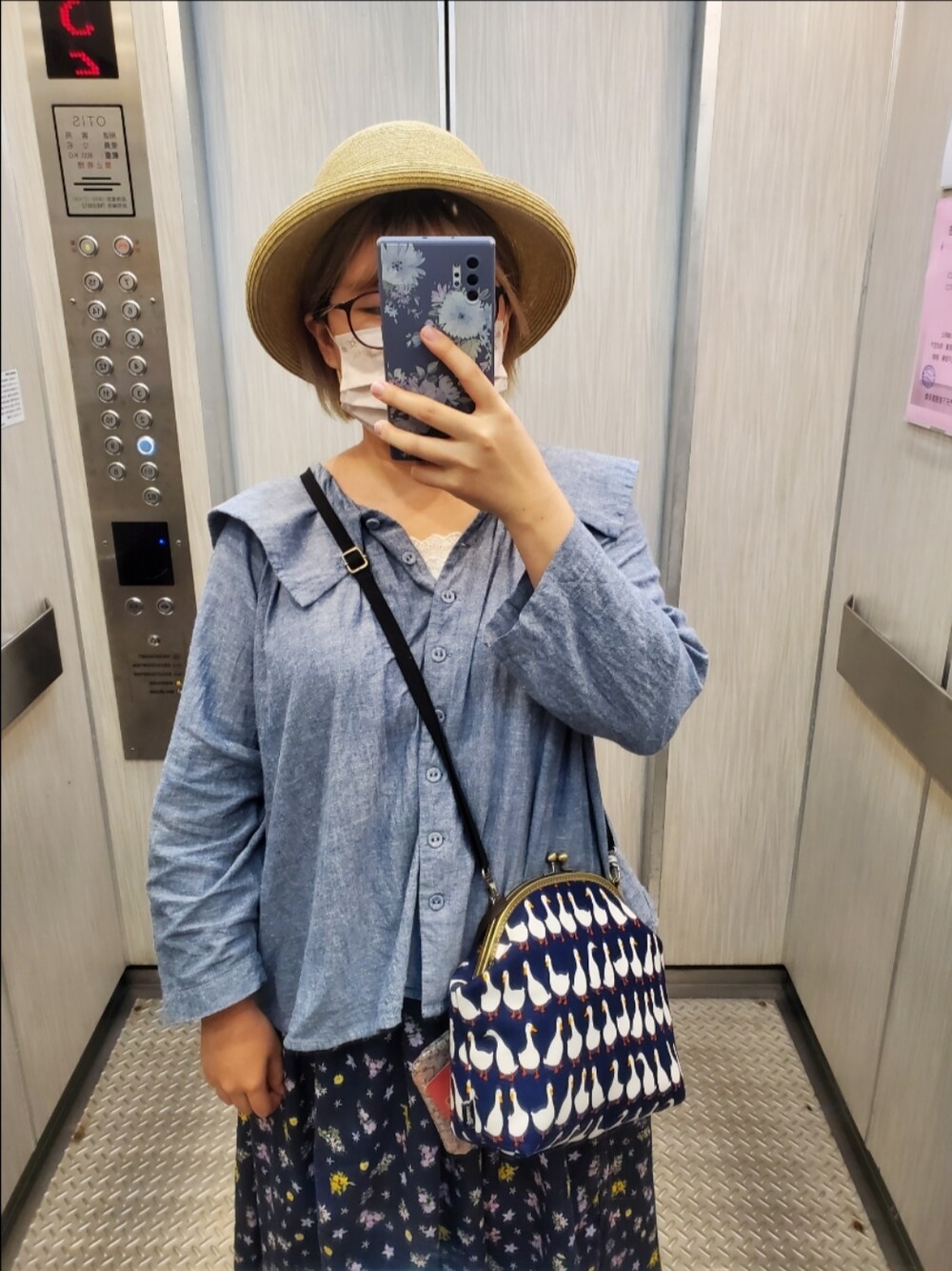 「ootd、復古、休閒、大人カジュアル、大人コーデ、低身長、低身長コーデ、花柄、花柄スカート」｜「Samansa Mos2の【ETHICAL CRAFTS】リサイクルリネン混セーラー羽織シャツ（シャツ/ブラウス、ブルー系）」を使った、呱呱🍯さん（レディース・152cm）の夏コーディネートの1枚目の写真