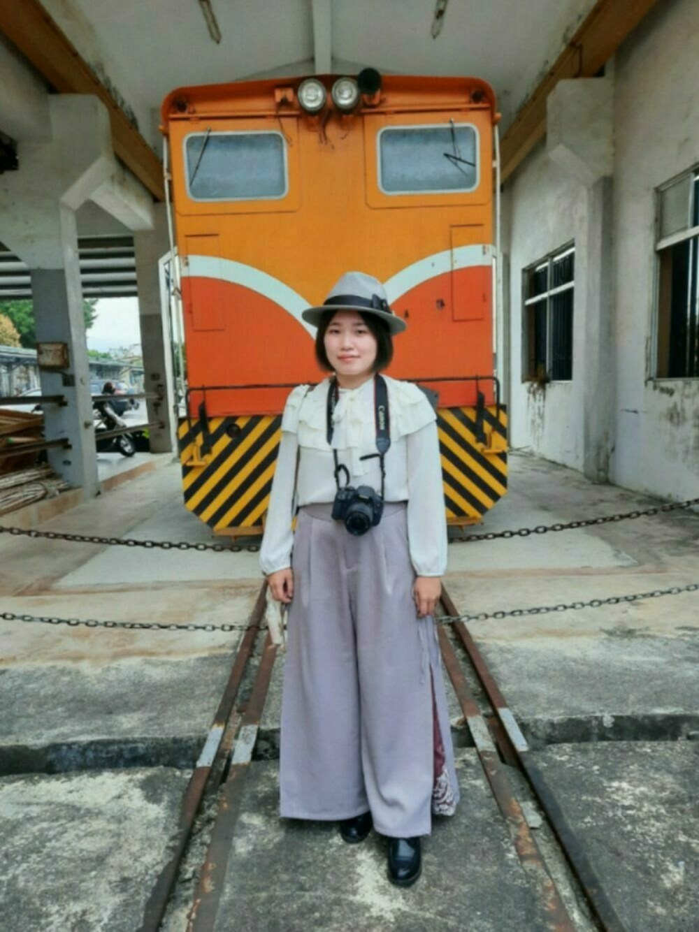 「ootd、復古、台湾、Taiwan、紳士、シャツ、英国風、ヴィンテージ」｜「axes femmeのストライプ切替ワイドパンツ（その他パンツ、ベージュ系）」を使った、呱呱🍯さん（レディース・152cm）の春コーディネートの1枚目の写真