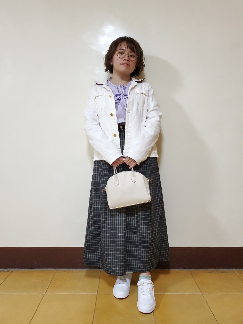 「春コーデ、夏コーデ、大人カジュアル、大人コーデ、チェック柄に恋してる、チェック柄、チェック柄パンツ、パンツ、低身長」｜「KoreaのA37 0220(強推)雙胞胎歐膩家雙層荷葉布蕾絲綁帶上衣2色（シャツ/ブラウス、パープル系）」を使った、呱呱🍯さん（レディース・152cm）の春コーディネートの1枚目の写真
