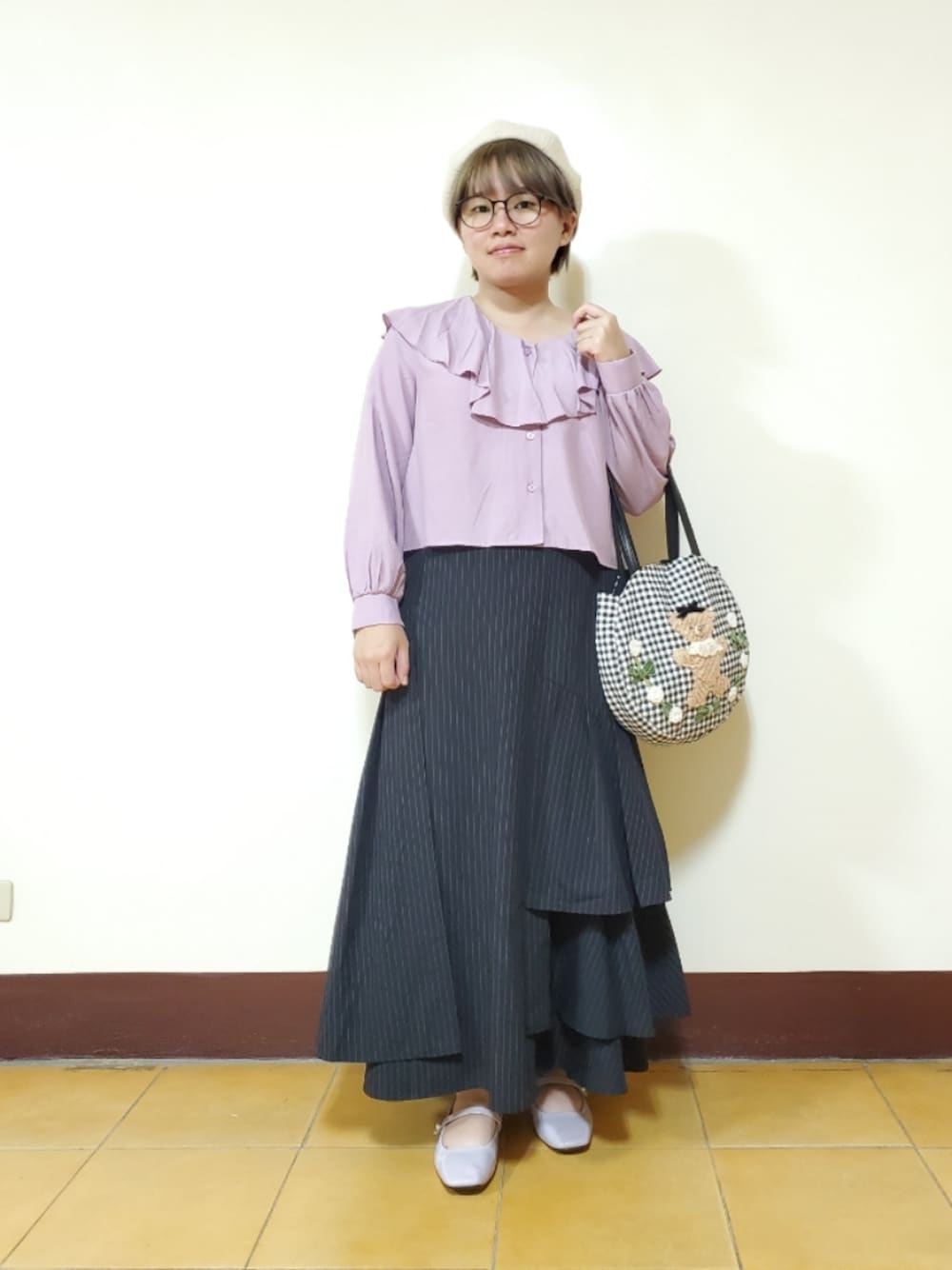 「春のNewスタイル、ootd、街頭穿搭、大人カジュアル、大人女子、低身長、低身長女子、紫コーデ」｜「NETのアイテム（シャツ/ブラウス、パープル系）」を使った、呱呱🍯さん（レディース・152cm）の春コーディネートの1枚目の写真
