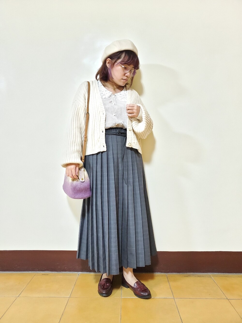 「大人カジュアル、大人コーデ、大人女子、低身長、低身長女子、刺繍、刺繍シャツ」｜「Samansa Mos2のショート丈リブカーディガン（カーディガン/ボレロ、ホワイト系）」を使った、呱呱🍯さん（レディース・152cm）の秋コーディネートの1枚目の写真