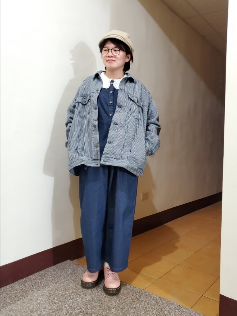 「重ね着ベストシーズン、ootd、街頭穿搭、休閒、復古、vintage、大人カジュアル、大人かわいい、低身長、低身長コーデ」｜「Samansa Mos2の【ETHICAL CRAFTS】オーガニックコットン混Gジャン（デニムジャケット、ブルー系）」を使った、呱呱🍯さん（レディース・152cm）の冬コーディネートの1枚目の写真