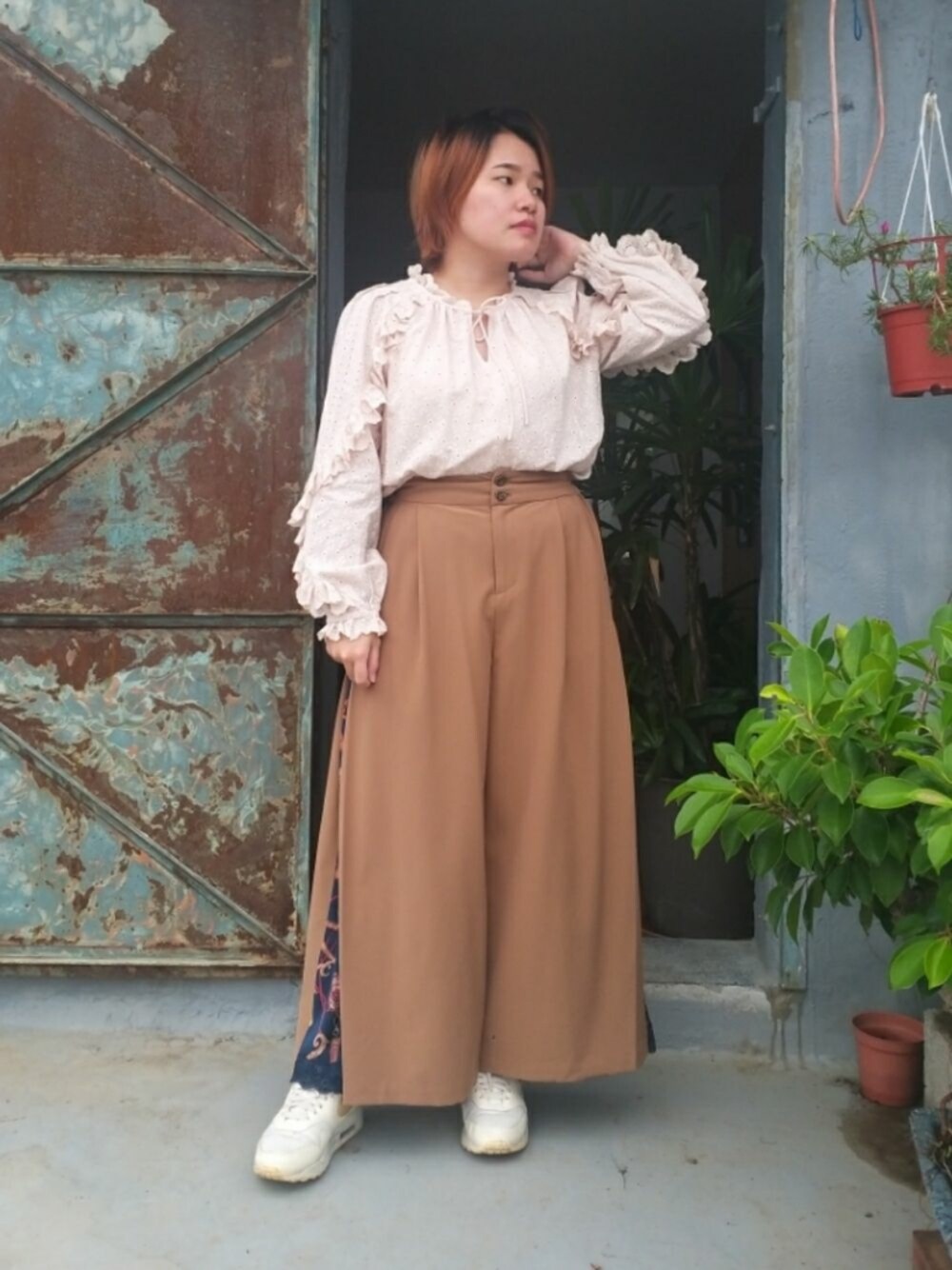 「大人カジュアル、大人かわいい、秋のコーデ、淡色コーデ、同色コーデ、拼接、刺繍、ボレロ、ワイドパンツ、レース、ベージュ、低身長、復古、vintage」｜「COCO DEALのアイテム（シャツ/ブラウス、ベージュ系）」を使った、呱呱🍯さん（レディース・152cm）の秋コーディネートの1枚目の写真