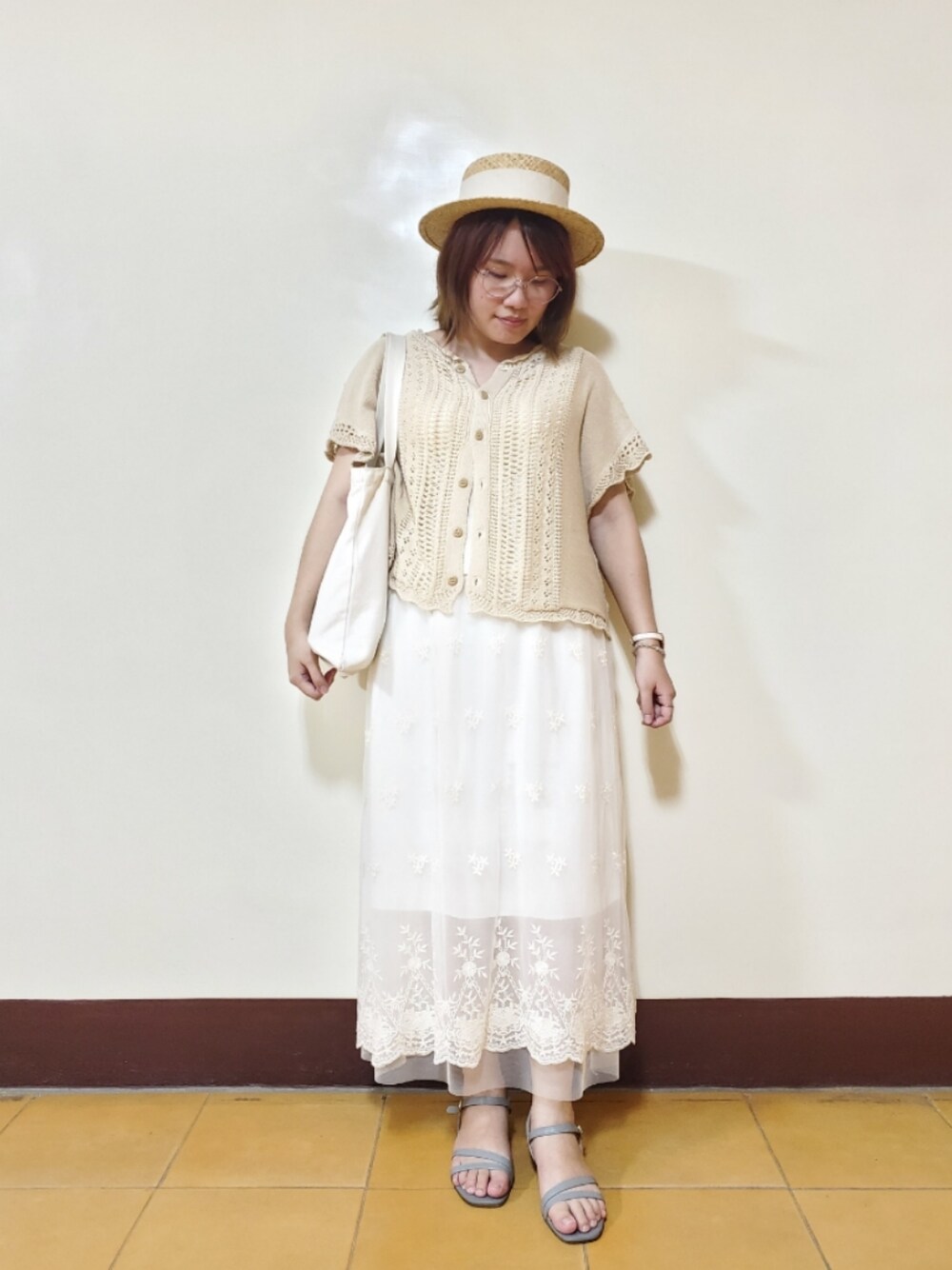 「ootd、夏、夏コーデ、休閒、みんなの白Tフェス、低身長、低身長女子、大人カジュアル、大人女子、刺繍」｜「Samansa Mos2の前後着透かしニットベスト（ベスト、ホワイト系）」を使った、呱呱🍯さん（レディース・152cm）の夏コーディネートの1枚目の写真