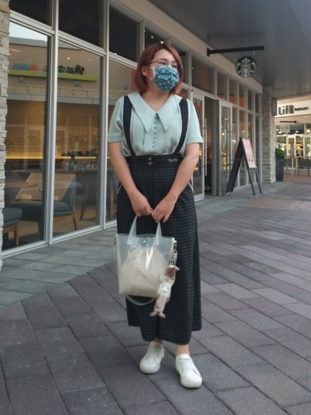 「夏コーデ、シャツ、パープル、韓国ファッション、韓国コーデ、英国風、チェック柄、混搭」｜「Knights Bridgeの可拆吊帶後綁帶格紋寬褲（サロペット/オーバーオール、ブラック系）」を使った、呱呱🍯さん（レディース・152cm）の夏コーディネートの1枚目の写真