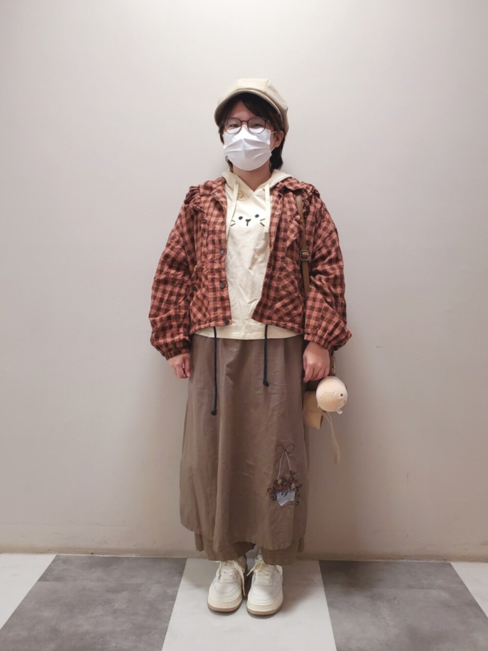 「重ね着ベストシーズン、ootd、街頭穿搭、休閒、復古、vintage、大人カジュアル、大人かわいい、低身長、低身長コーデ」｜「mekoooの米果品牌mekooo-經典小荷葉熊熊刺繡外套 KIMI（ジャケット/アウター、オレンジ系）」を使った、呱呱🍯さん（レディース・152cm）の秋コーディネートの1枚目の写真