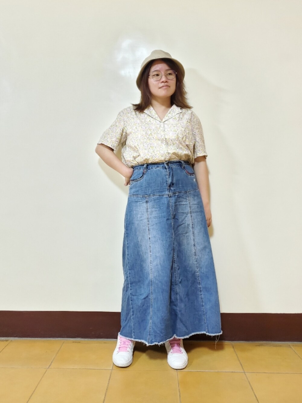 「秋服まるっと大公開、ootd、休閒、夏、復古、大人カジュアル、大人コーデ、花柄、低身長、低身長女子」｜「zoeの韓國 紫黃小碎花襯衫（シャツ/ブラウス、パープル系）」を使った、呱呱🍯さん（レディース・152cm）の秋コーディネートの1枚目の写真
