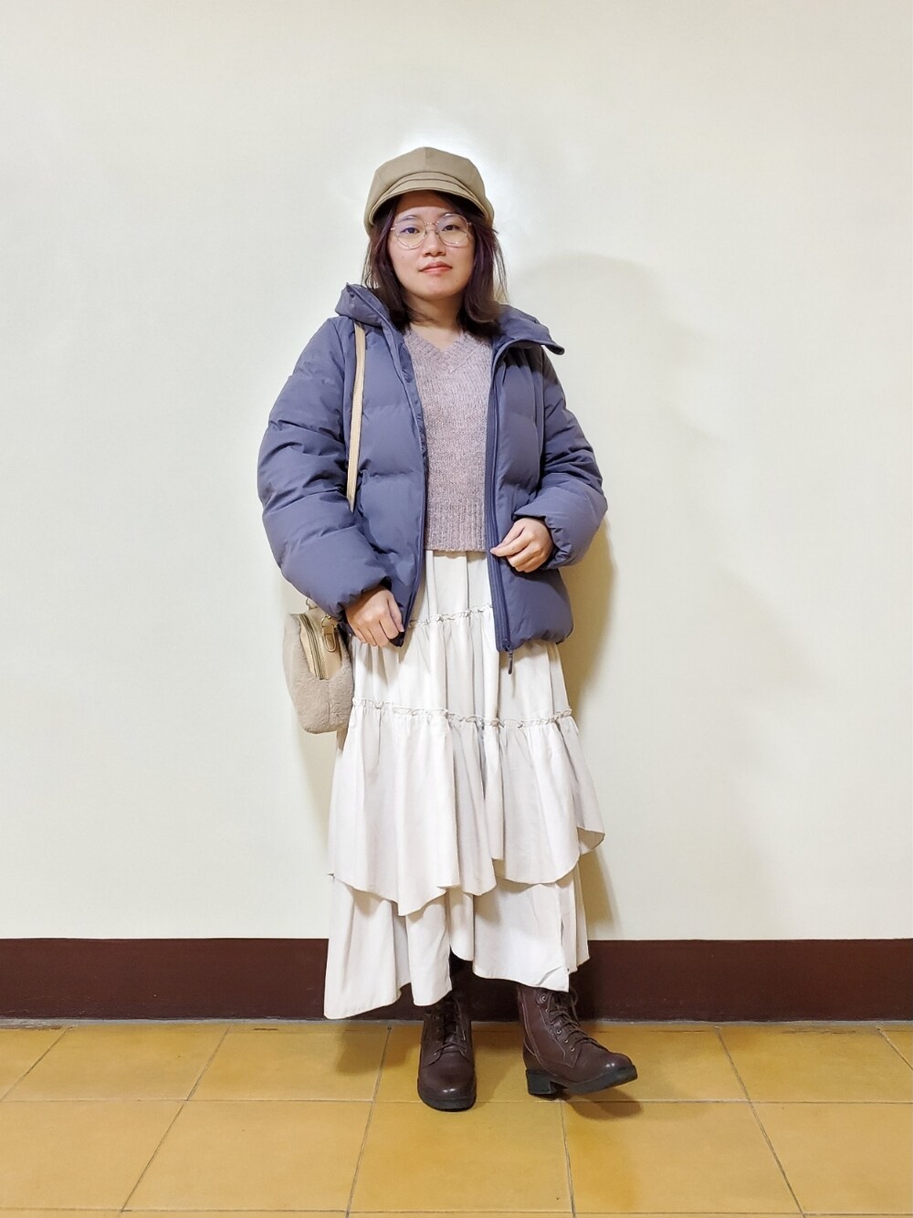 「ootd、冬コーデ、春コーデ、ほめられ本命コーデ、大人カジュアル、大人コーデ」｜「UNIQLOの無縫羽絨連帽外套 BLUE  L（ダウンジャケット/コート、ブルー系）」を使った、呱呱🍯さん（レディース・152cm）の冬コーディネートの1枚目の写真