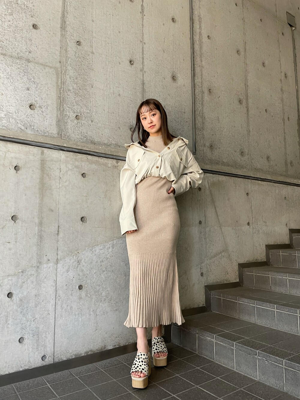 「murua、muruasnap、MURUA(MURUA)、2022ss」｜「MURUAのアイテム（ワンピース、ホワイト系）」を使った、土肥　夕華さん（レディース・160cm）の冬コーディネートの1枚目の写真
