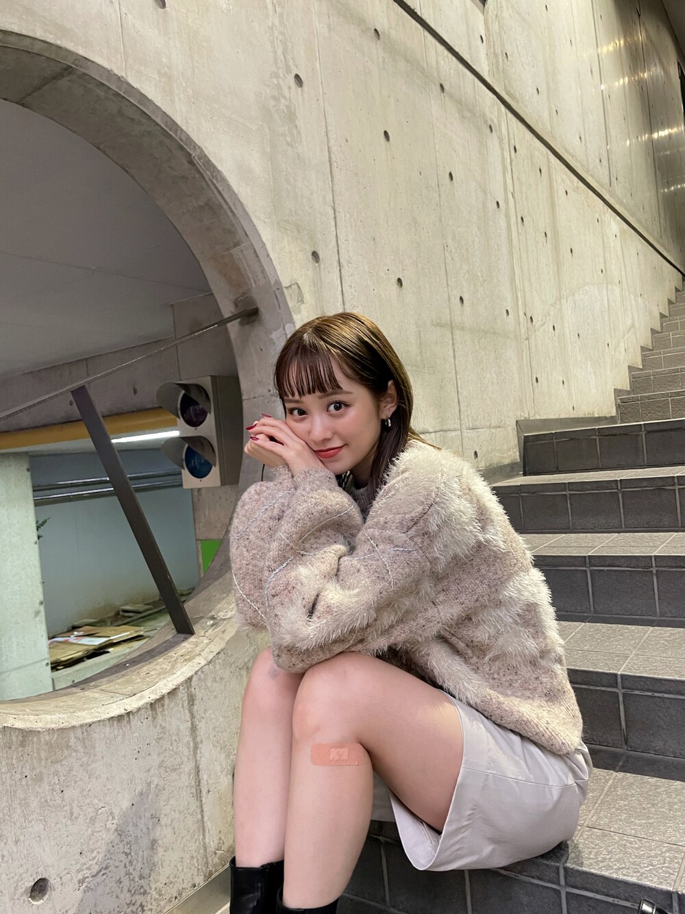 「MURUAのアイテム（ニット/セーター、ベージュ系）」を使った、土肥　夕華さん（レディース・160cm）の秋コーディネートの1枚目の写真