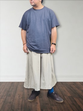 「UNIQLO（ユニクロ）のアイテム（Tシャツ/カットソー、グレー系）」を使った、肉厚メンズさん（メンズ・177cm）の夏コーディネート