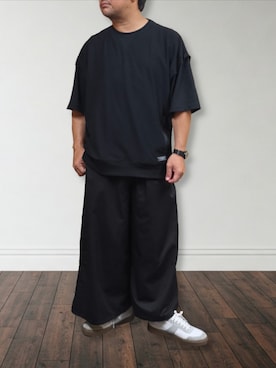 「黒Tシャツ」｜肉厚メンズさん（メンズ・177cm・40代）の秋コーディネート