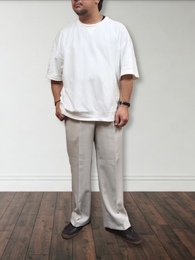 「GU（ジーユー）のアイテム（Tシャツ/カットソー、ホワイト系）」を使った、肉厚メンズさん（メンズ・177cm）の夏コーディネート