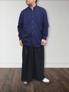 「UNIQLO（ユニクロ）のスーパーコットンレギュラーフィットシャツ（シャツ/ブラウス、ブルー系）」を使った、肉厚メンズさん（メンズ・177cm）の春コーディネート