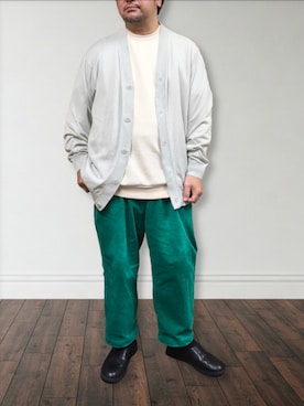 「UNIQLO（ユニクロ）のアイテム（カーディガン/ボレロ、グレー系）」を使った、肉厚メンズさん（メンズ・177cm）の春コーディネート