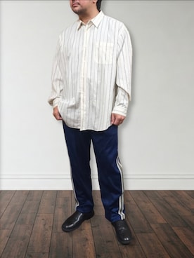 「GU（ジーユー）のアイテム（シャツ/ブラウス、ホワイト系）」を使った、肉厚メンズさん（メンズ・177cm）の春コーディネート
