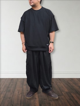 「GU（ジーユー）のアイテム（Tシャツ/カットソー、ブラック系）」を使った、肉厚メンズさん（メンズ・177cm）の夏コーディネート