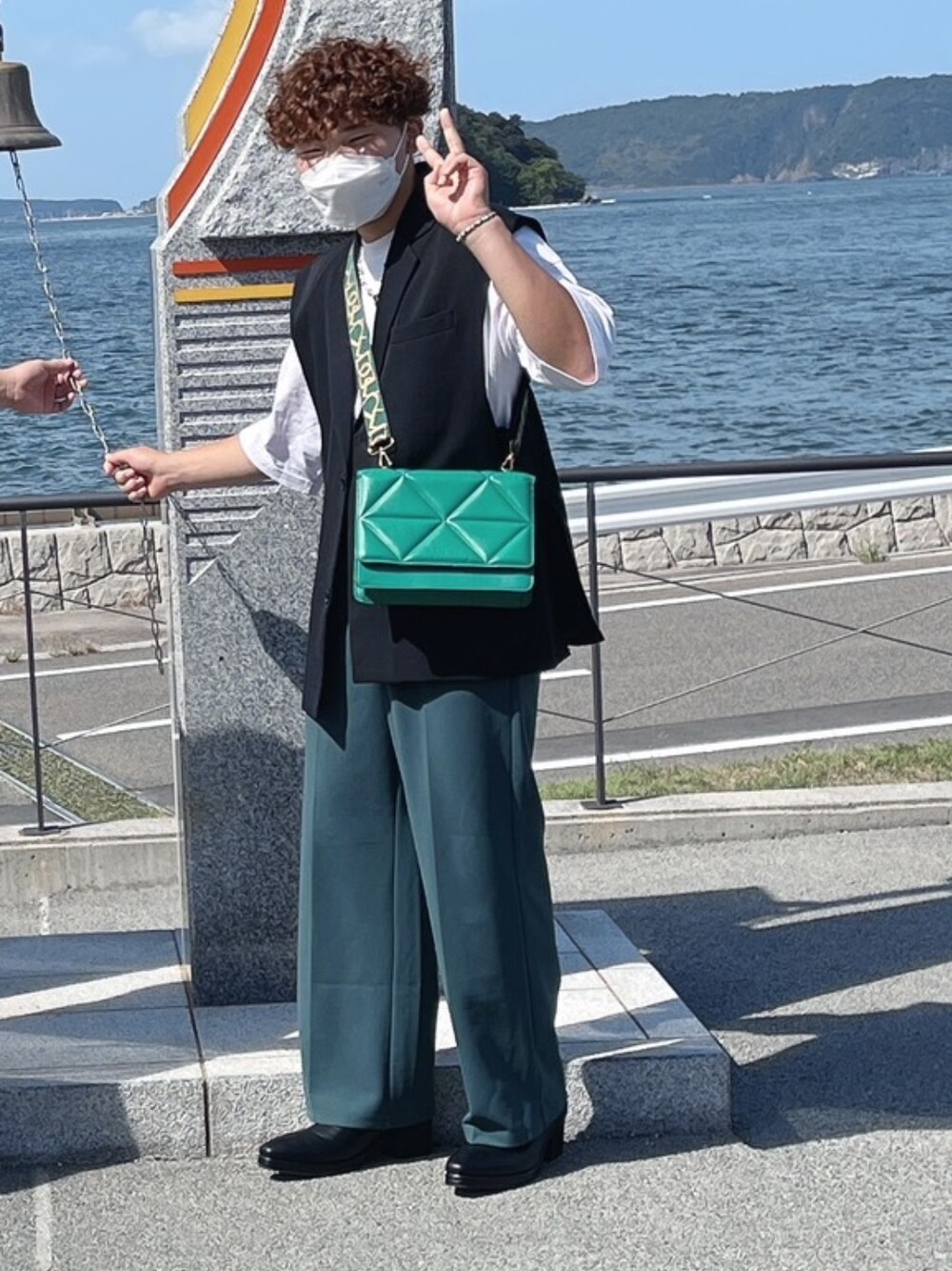 「ZOZOTOWNのアイテム（スラックス、グリーン系）」を使った、harukichiharagmaiiさん（メンズ・165cm）の秋コーディネートの1枚目の写真