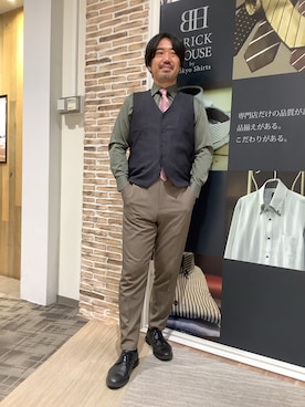 「アイテム（ビジネスシャツ）」を使った、BRICK HOUSE by Tokyo Shirts くずはモール店さん（メンズ・176cm）の秋コーディネート
