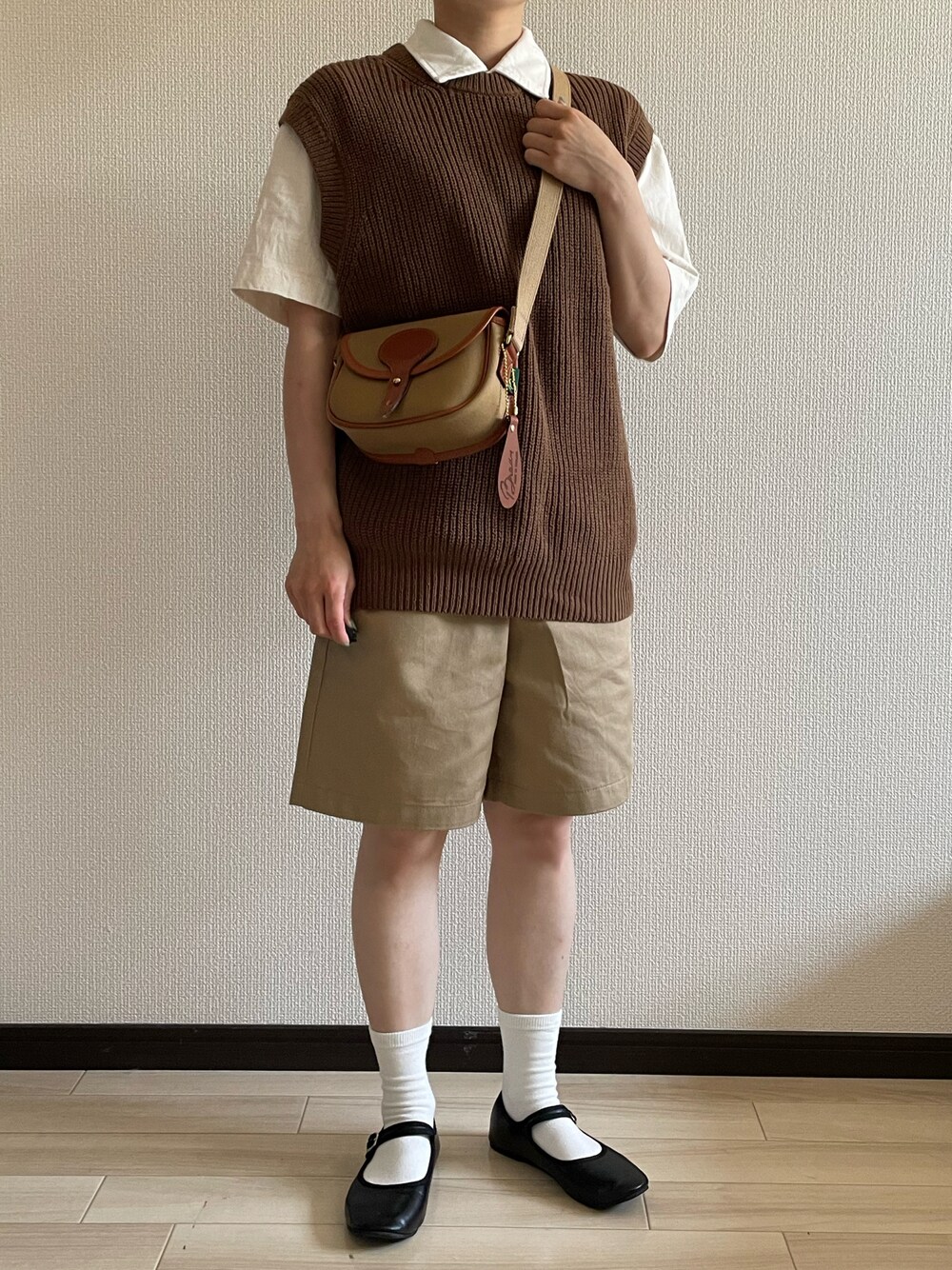 「ユニクロ、ユニクロコーデ、GU、GUコーデ、ハーフパンツ、ハーフパンツコーデ、ニットベスト、ポロシャツ」｜「UNIQLOのアイテム（ポロシャツ、ホワイト系）」を使った、そばこさん（レディース・148cm）の夏コーディネートの1枚目の写真