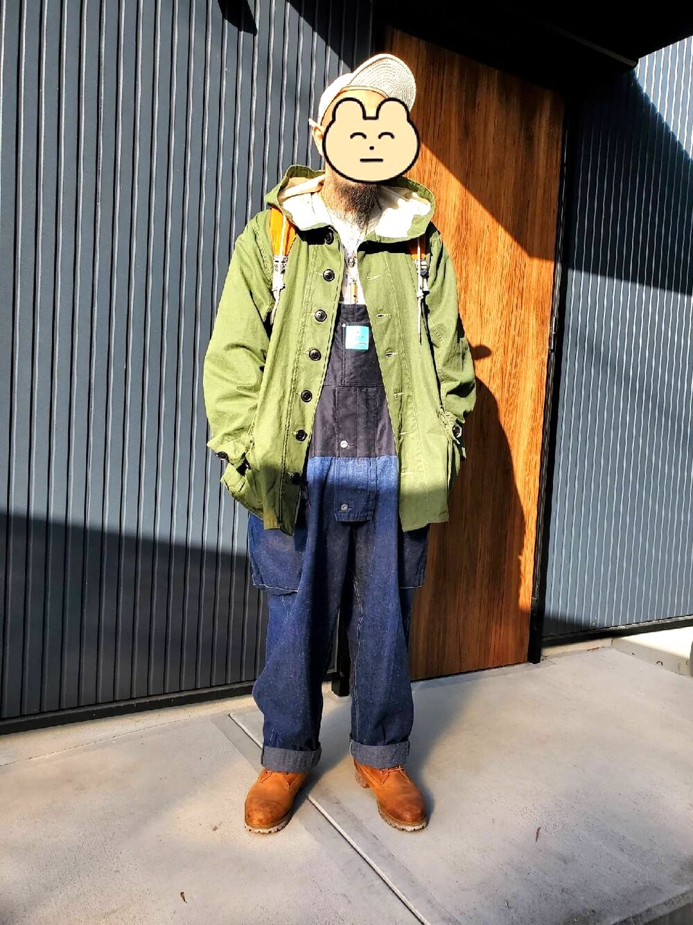 「NIGEL CABOURN、ナイジェルケーボン、ハックニーユニオンワークハウス、HACKNEY UNION WORKHOUSE、オーバーオール、Nigel Cabourn」｜「Nigel Cabournのアイテム（キャップ、ホワイト系）」を使った、ゃまさん（メンズ・183cm）の秋コーディネートの1枚目の写真