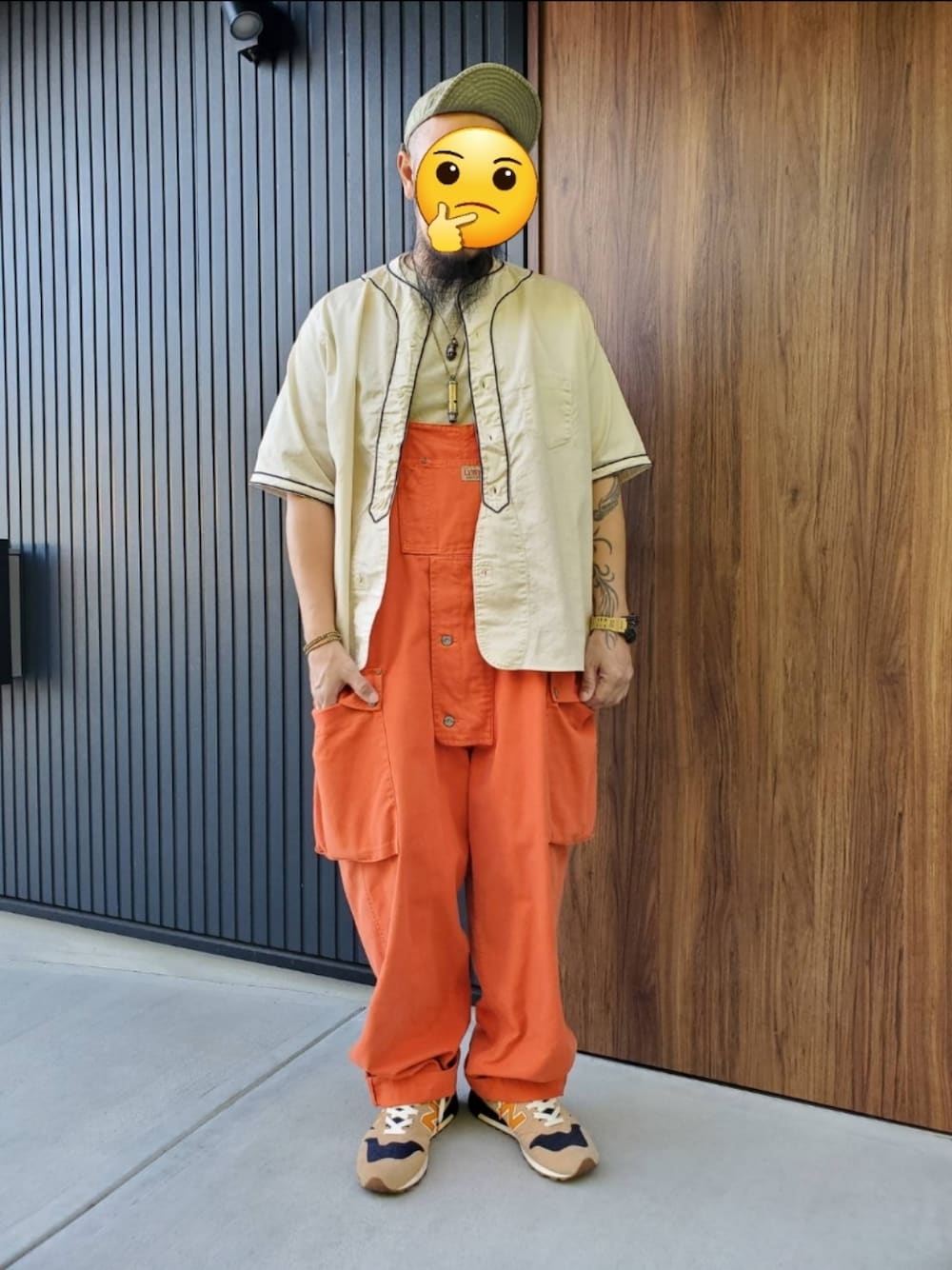 「NIGEL CABOURN、ナイジェルケーボン、オーバーオール」｜「Nigel Cabournの　Nigel Cabourn　メカニックキャップ（キャップ、グリーン系）」を使った、ゃまさん（メンズ・183cm）の春コーディネートの1枚目の写真