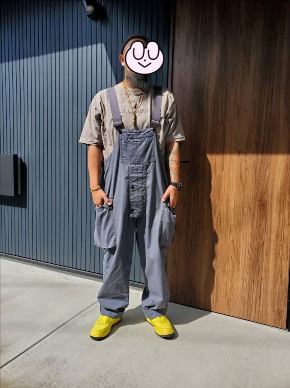 「ナイジェルケーボン、NIGEL CABOURN、オーバーオール」｜「Nigel Cabournのアイテム（ニットキャップ/ビーニー、ブルー系）」を使った、ゃまさん（メンズ・183cm）の夏コーディネートの1枚目の写真