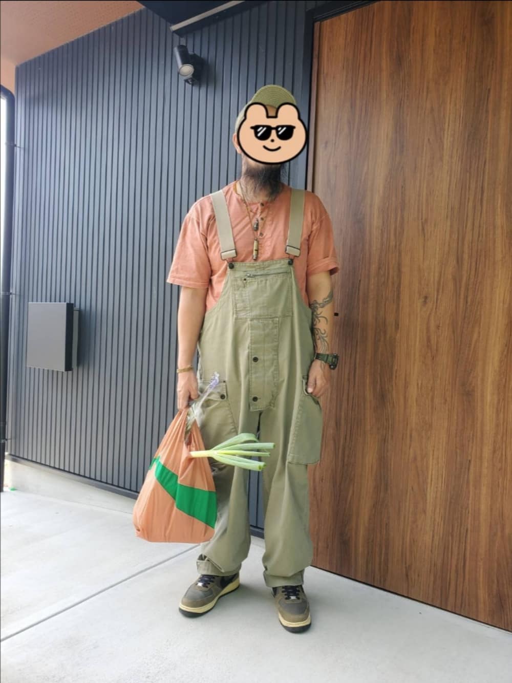 「NIGEL CABOURN、ナイジェルケーボン、オーバーオール、ヘンリーネック」｜「Nigel Cabournの　Nigel Cabourn　メカニックキャップ（キャップ、グリーン系）」を使った、ゃまさん（メンズ・183cm）の夏コーディネートの1枚目の写真