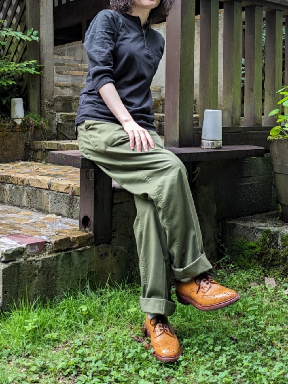 「森林系、ミリタリー、ナチュラル、トリッカーズ、お出かけコーデ」｜「Tricker'sのTricker's / ウィングチップ / BOURTON / TRIM5633A32（ドレスシューズ、ブラウン系）」を使った、aiさん（レディース・163cm）の冬コーディネートの1枚目の写真
