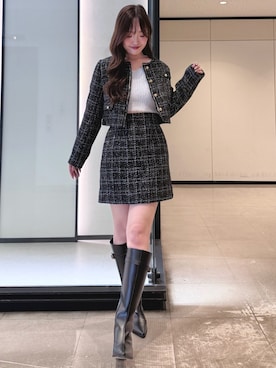 「アイテム（ノーカラージャケット）」を使った、仲田桃子さん（レディース・165cm）の秋コーディネート