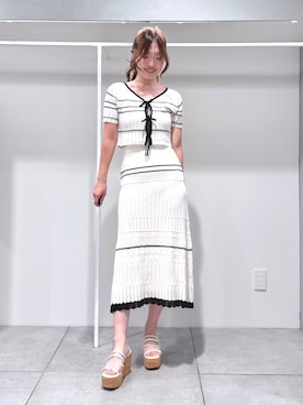 「MERCURYDUO（マーキュリーデュオ）のクロシェ風ニットセットアップ（ワンピース、ホワイト系）」を使った、仲田桃子さん（レディース・165cm）の夏コーディネート