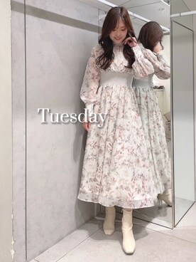 「オープンショルダー」｜「アイテム（ブーツ）」を使った、仲田桃子さん（レディース・165cm）の秋コーディネート
