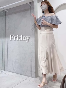 「アイテム（スカート、ピンク系）」を使った、仲田桃子さん（レディース・165cm）の夏コーディネート