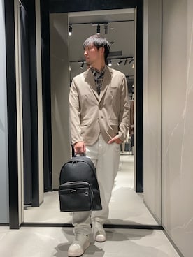 「ARMANI EXCHANGE（アルマーニエクスチェンジ）の【A|X アルマーニ エクスチェンジ】レースアップスニーカー（スニーカー、ホワイト系）」を使った、Yoshiさん（メンズ・181cm）の春コーディネート